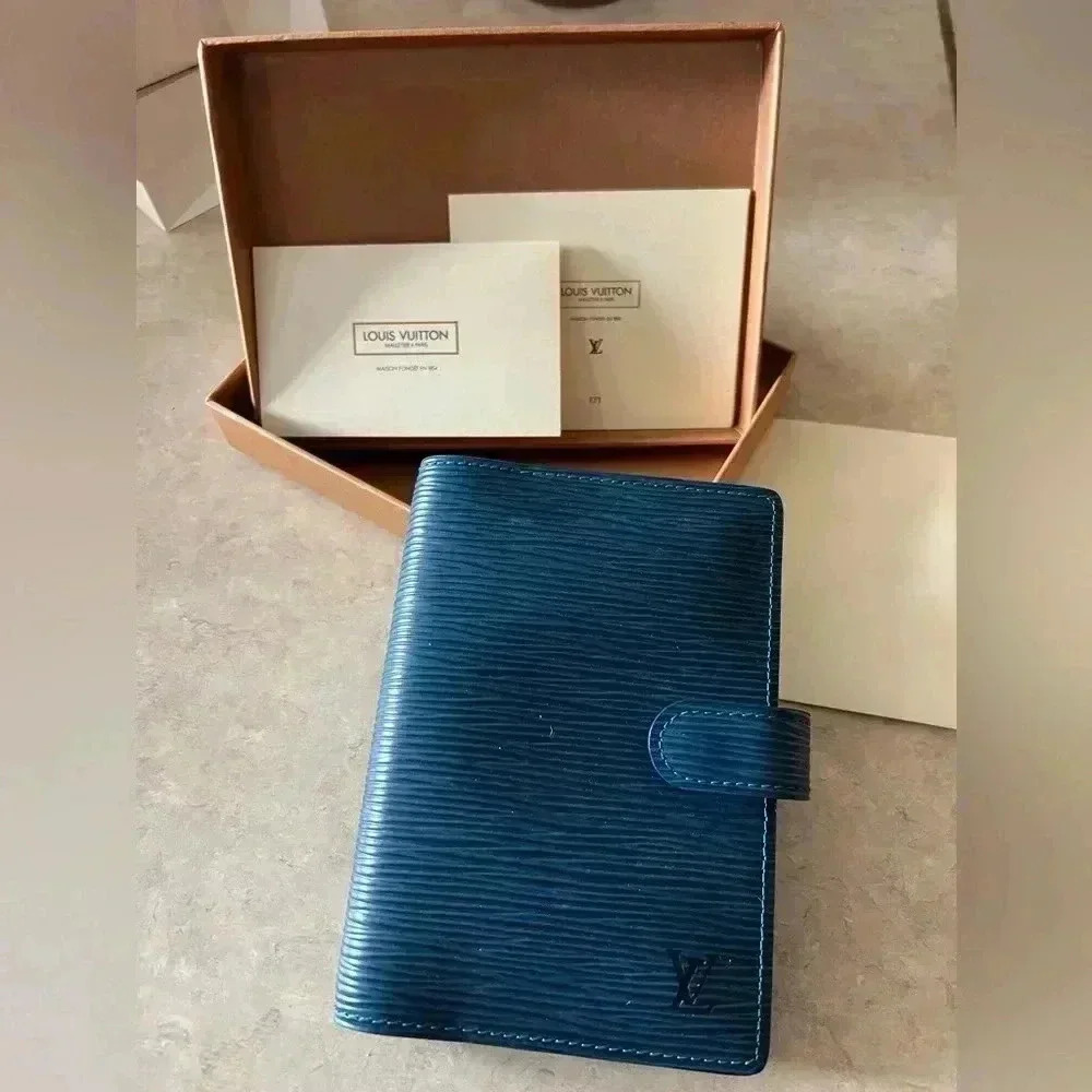 Louis Vuitton Unisex Blue Elise Agenda with Credit Card Holders Clean - Picture 7 of 8